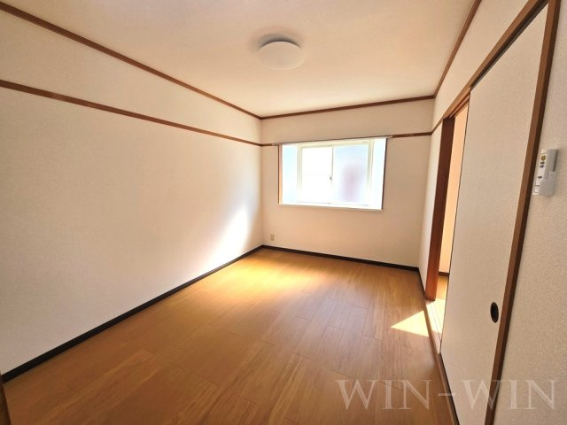 エルディム沢渡 Aの洋室