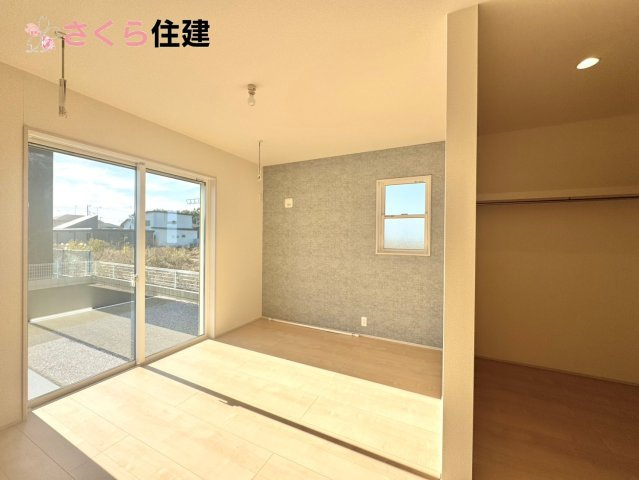 リーブルガーデン　第1小山中久喜　１号棟の洋室|一日の終わりをやさしく包む、穏やかな寝室。