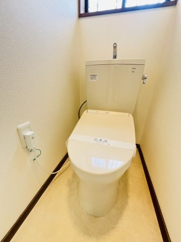 妙法寺字牛ノ子戸建のトイレ
