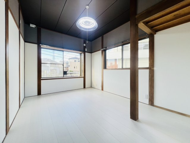 妙法寺字牛ノ子戸建の居間・リビング