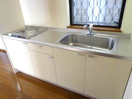 鶴舞4丁目戸建貸家のキッチン|1階キッチン