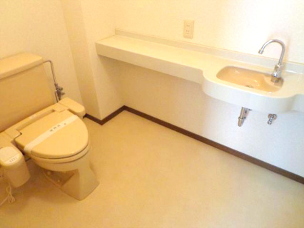 鶴舞4丁目戸建貸家のトイレ|1階トイレ