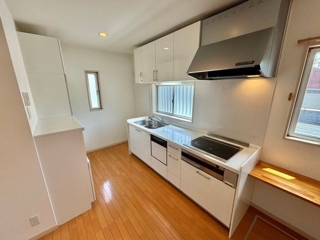 三和町戸建のキッチン