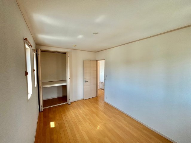 三和町戸建の洋室