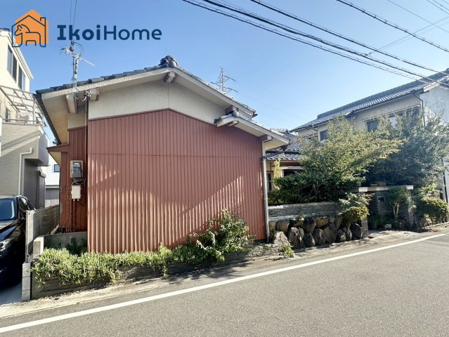 明石市大道町　土地の前面道路含む現地写真|●年中無休：当日予約可●前面道路北西側広く幅員約6mございますのでお車の出し入れも安心です。