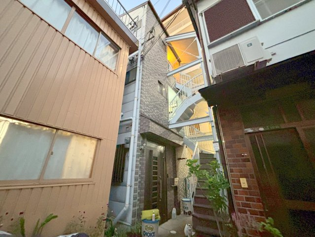 ハイツレピートのエントランス