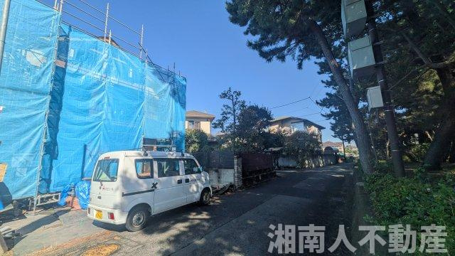 藤沢市鵠沼松が岡5丁目５６９６新築戸建ての前面道路含む現地写真|前面道路含む現地写真です