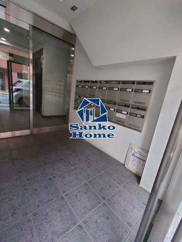 新東京タワーレジデンス2の駐車場