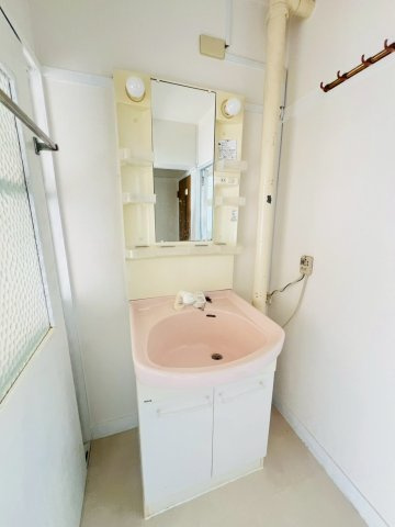 神陵台厚生年金住宅5号棟の洗面所