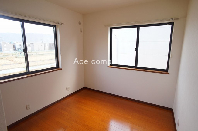 【子供部屋】 | 八尾市緑ヶ丘5丁目 | 【2階：洋室5帖】