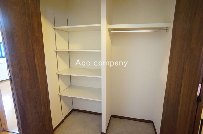 【収納】 | 八尾市緑ヶ丘5丁目 | 1階、廊下にある収納です♪