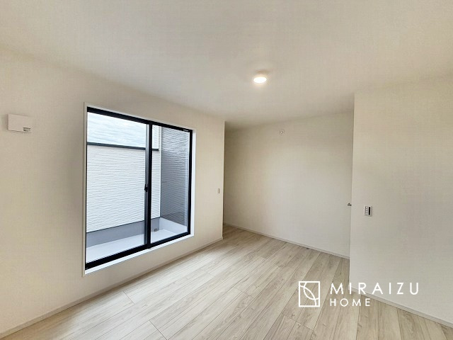 【寝室】 | 暮らしやすさを考えたプランで快適な現地ロケーションを実現。安らぎに満たされる、ゆとりのある日々を過ごせます♪