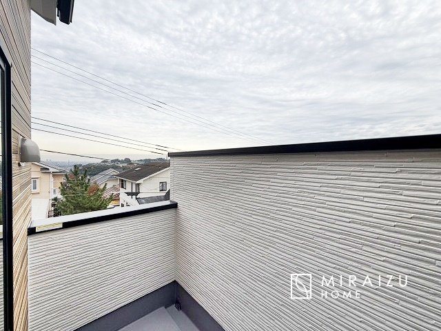 【バルコニー】 | 建物完成につき、実際のお部屋をごゆっくりご見学いただけます。お休みの日にご家族で見学はいかがでしょう。