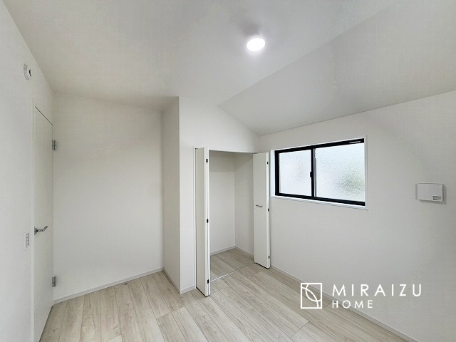 【寝室】 | 暮らしやすさを考えたプランで快適な現地ロケーションを実現。安らぎに満たされる、ゆとりのある日々を過ごせます♪