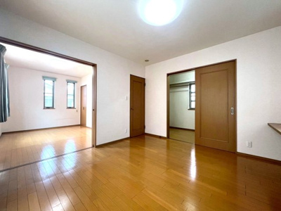 【洋室】 | ■100万円値下げしました■空家になりました■茨木市大池２丁目 | ■２階の洋室は続き間としても使えます。