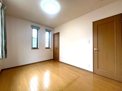 【洋室】 | ■100万円値下げしました■空家になりました■茨木市大池２丁目 | ■２階の洋室は続き間としても使えます。