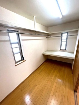 【収納】 | ■100万円値下げしました■空家になりました■茨木市大池２丁目 | ■4帖サイズのウォークインクローゼット
収納力があります。