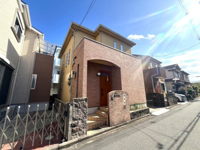 【前面道路含む現地写真】 | ■100万円値下げしました■空家になりました■茨木市大池２丁目 | ■すっきりとした街並み■間口の広い整形地です。