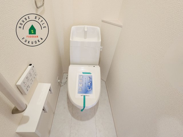 福岡市早良区有田5丁目第1-2棟（2号棟）の内観：施工例|温水洗浄便座を完備しております。2ヶ所にトイレがあるのは朝の慌ただしい時間も安心です。