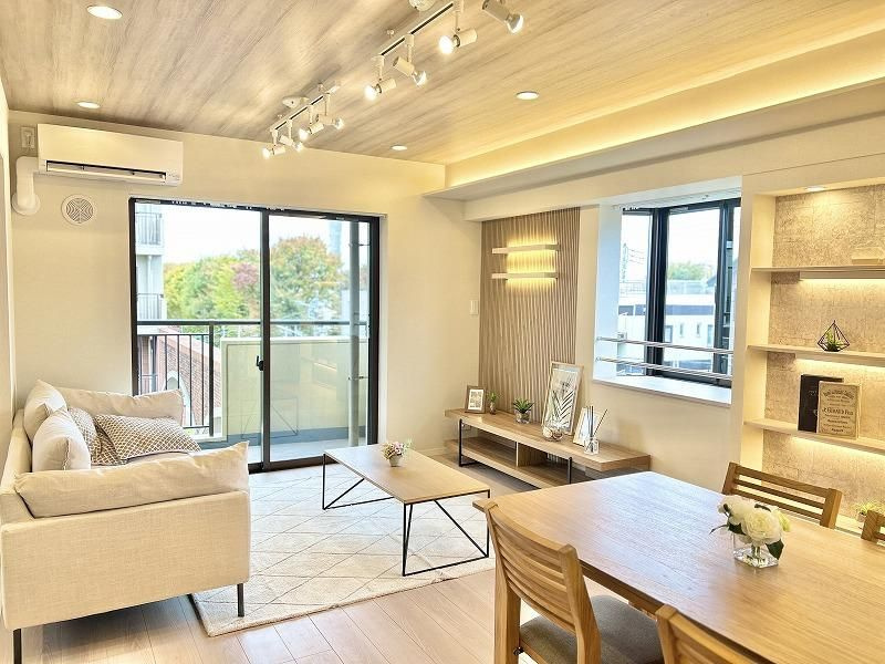 調布市国領町７丁目の中古マンションの居間・リビング