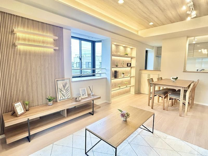 調布市国領町７丁目の中古マンションの居間・リビング