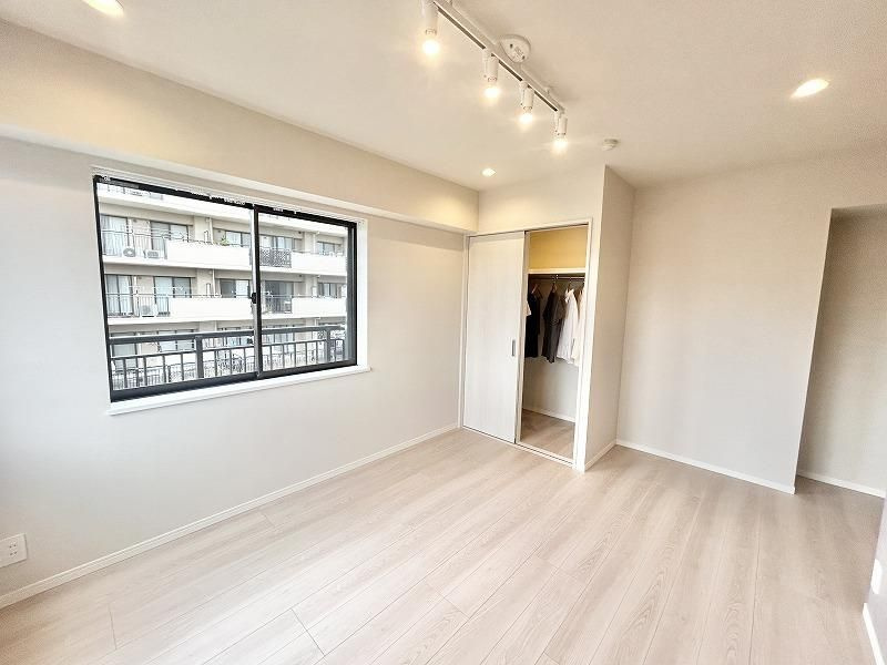 調布市国領町７丁目の中古マンションの洋室