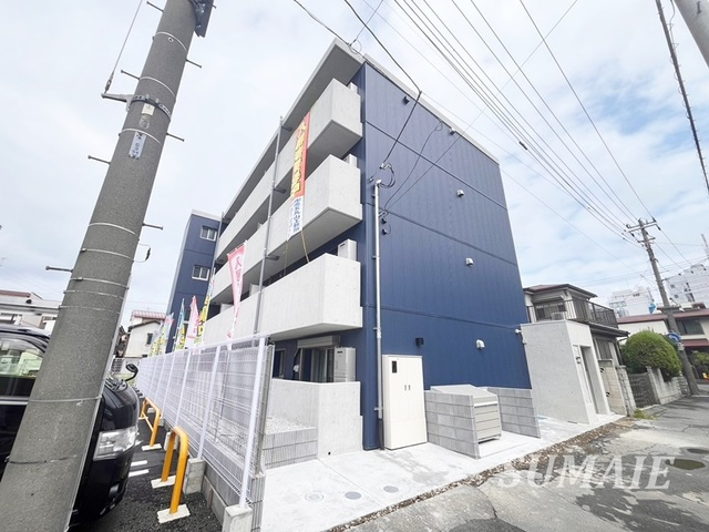 メゾンセリジエの外観|４階建てのマンション☆