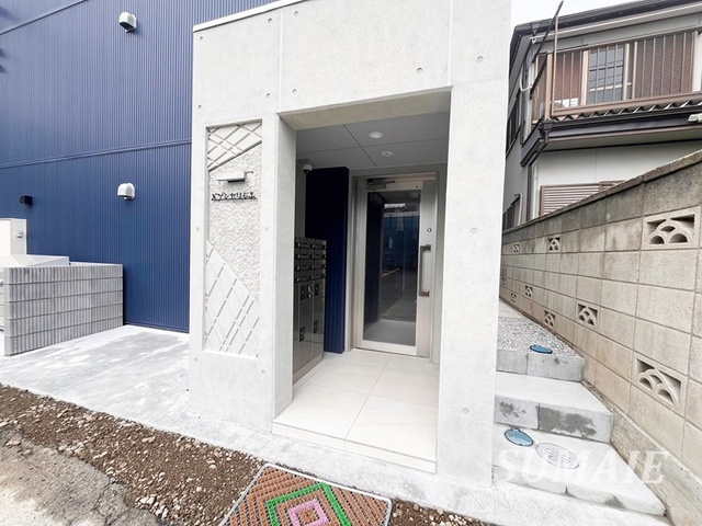 メゾンセリジエのエントランス|エントランスです！