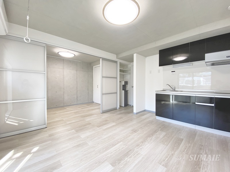 メゾンセリジエの居間・リビング|9.5帖リビングダイニング☆