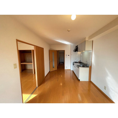 【居間・リビング】 | リバティヒルズ浅生  303 | ◆不動産すまラボの新プラン◆入居時の費用負担が0円で入居可能♪お気軽にお尋ねください♪