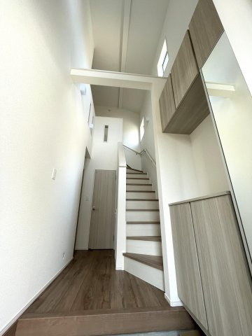 豊田市四郷町下古屋　新築分譲住宅　全3棟　3号棟の玄関