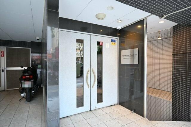 レガリアタワーレジデンスのエントランス