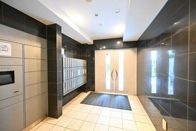 レガリアタワーレジデンスのエントランス