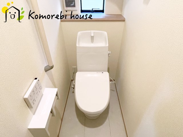 上尾市原市北1丁目20番　新築一戸建て　Bのトイレ|シンプルで使いやすいトイレです