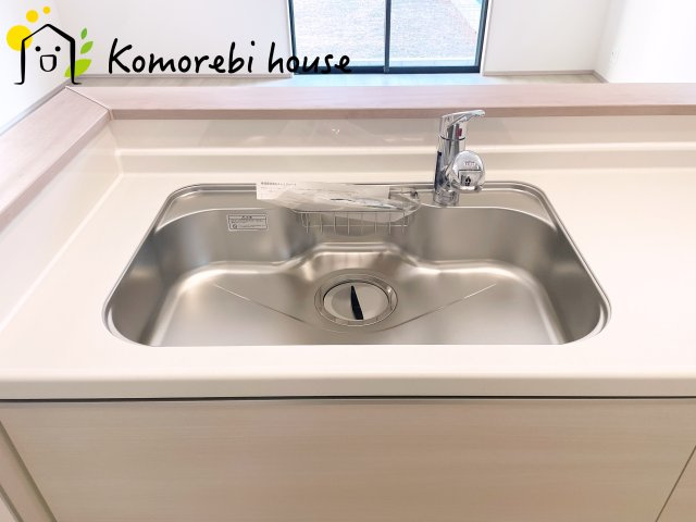 上尾市原市北1丁目20番　新築一戸建て　Bのキッチン|きれいなキッチンです