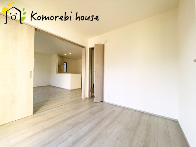 上尾市原市北1丁目20番　新築一戸建て　Bの洋室|ゆったりした洋室です