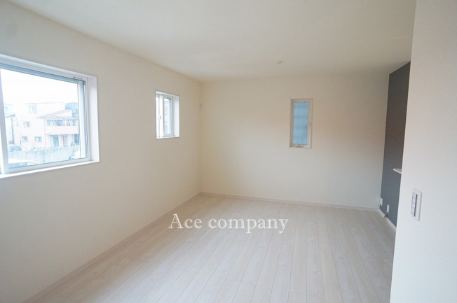 【居間・リビング】 | 東大阪市若江南町1丁目 | 【LDK：ゆったり17帖】