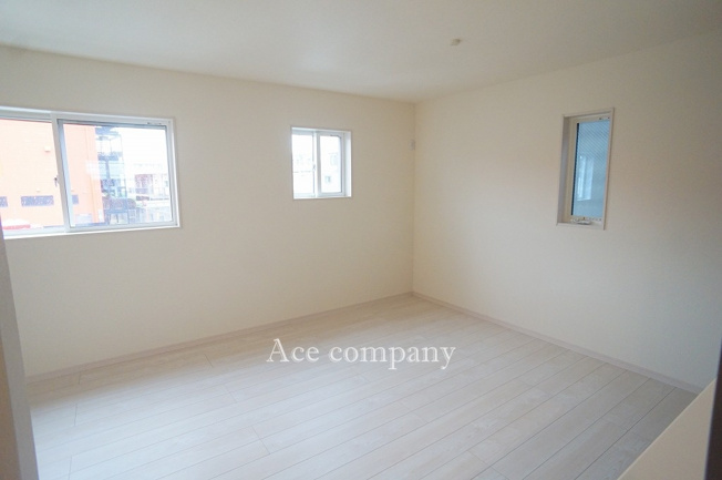 【居間・リビング】 | 東大阪市若江南町1丁目 | 【LDK：ゆったり17帖】