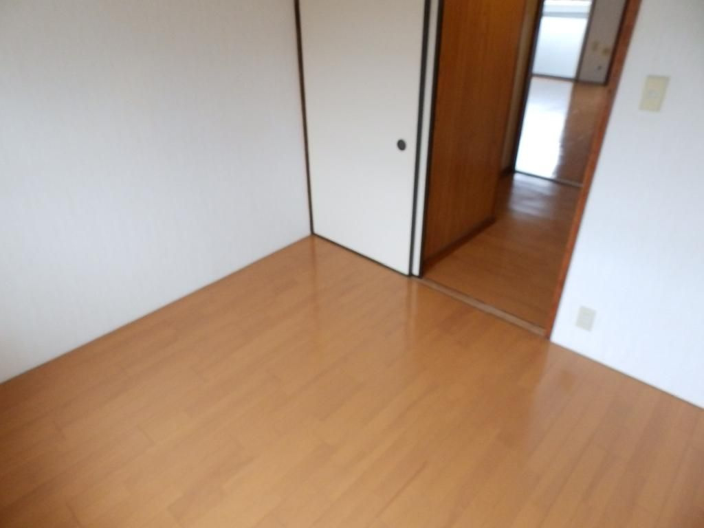 府中市押立町２丁目の中古マンションの洋室