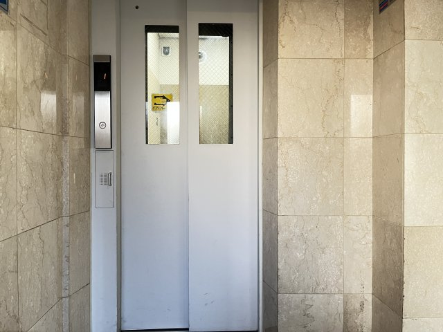 レクセル青戸のその他共用部分|【エレベーター完備】管理・点検が行き届いた安心安全の共用設備です♪