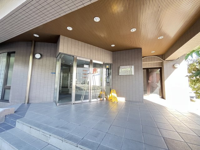 レクセル青戸のエントランス