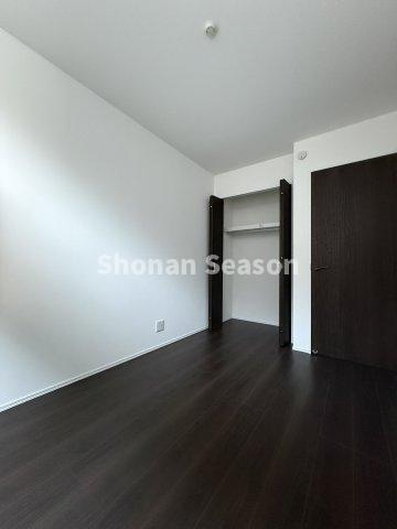 【洋室】 | 各々のプライベート時間もしっかり確保しやすい洋室全4部屋。