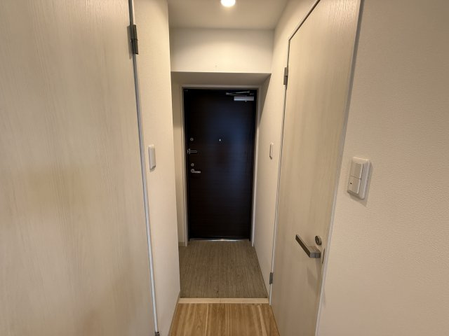 クローバー・メゾン服部の玄関