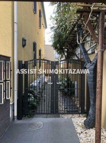 ハウス中屋のエントランス