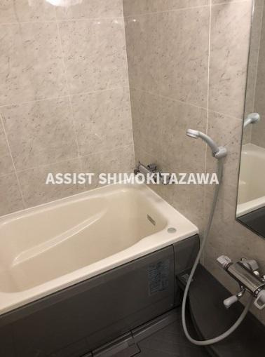 ハウス中屋の浴室