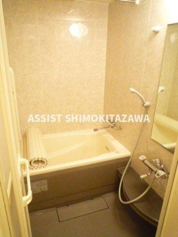 ハウス中屋の浴室