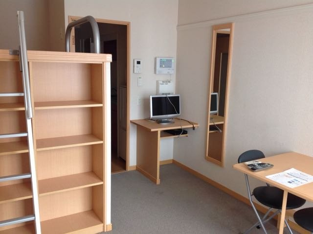 レオパレスフローラ小山の居間・リビング|居間です