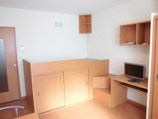 レオパレス華の寝室|開放的な寝室です