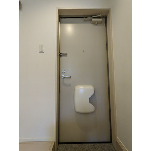 ハーモニーテラス烏森町の玄関