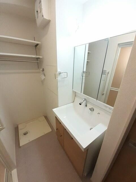 ソレアード西尾久の洗面所